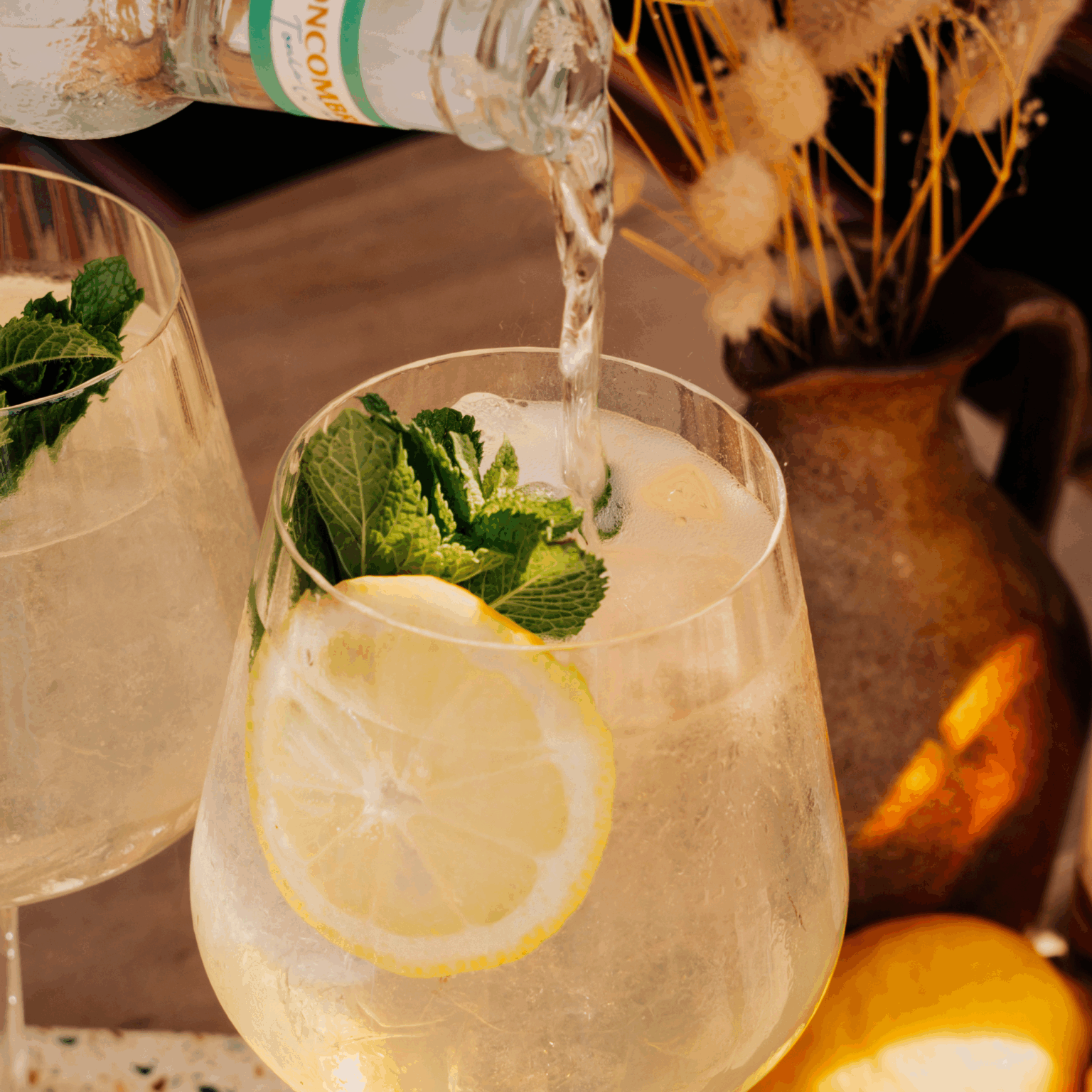 Le Spritz français cocktail signature d'Hysope avec son tonic concombre et la liqueur Fleur de Sureau Giffard