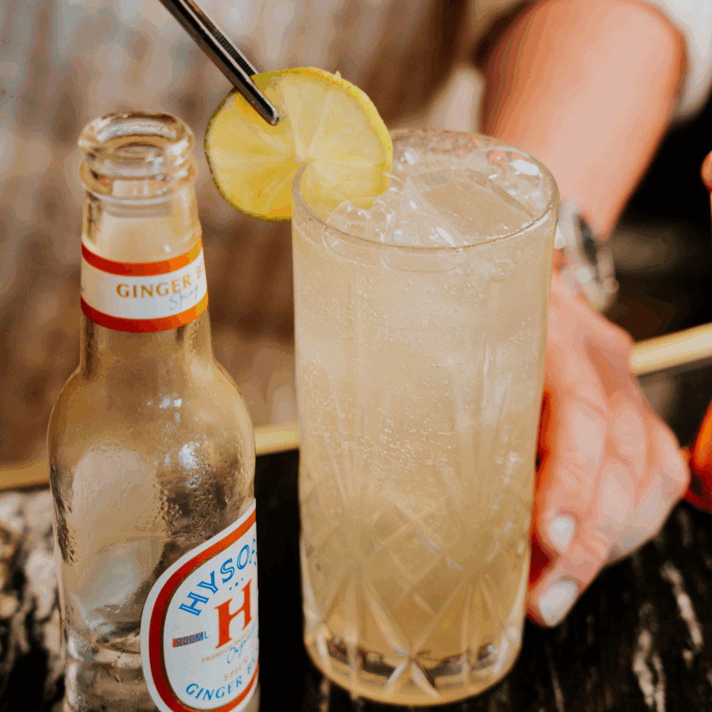 Le Dark and Stormy : un cocktail à base de rhum Planteray et de Ginger Beer Hysope