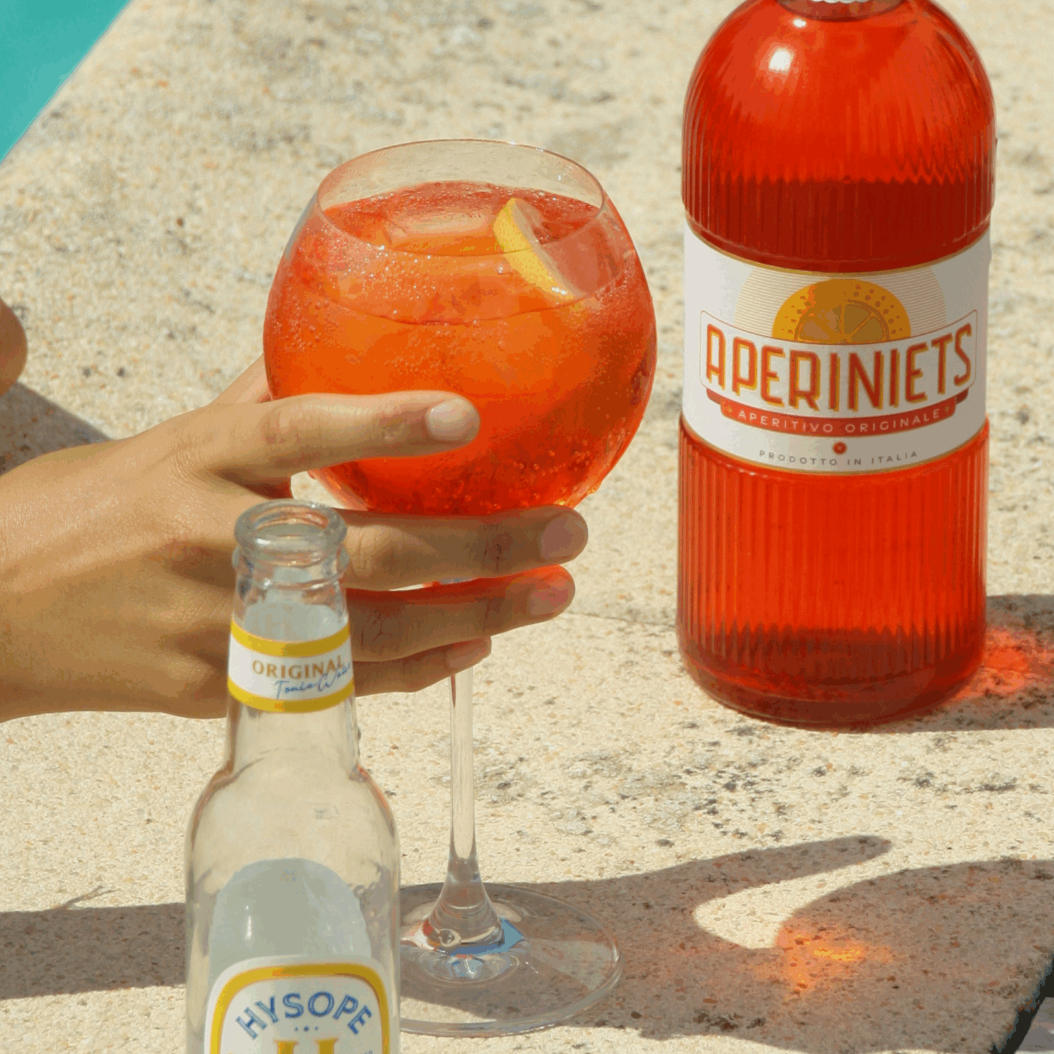 Un spritz ultra frais et sans alcool avec Hysope et Aperiniets Aperitivo 0,0%